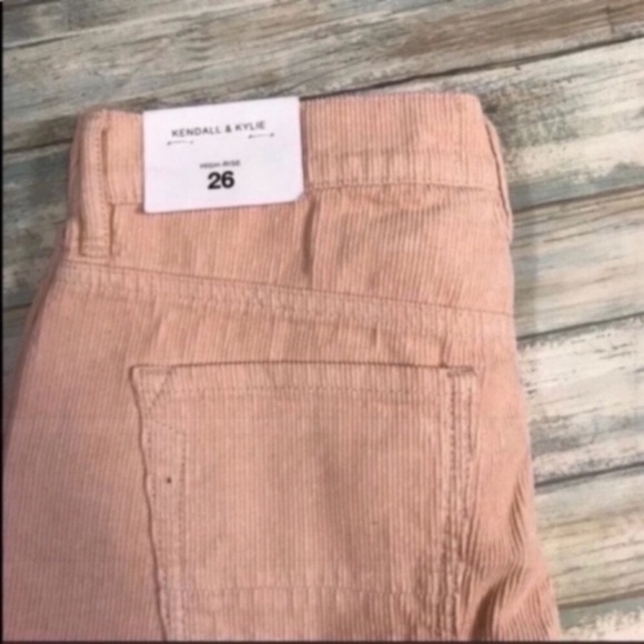 NWT Kendall & Kylie Peach Corduroy Shorts - Picture 3 of 4